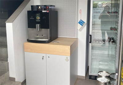 Theke Kaffeepoint Lochrückwand Abfallsammler